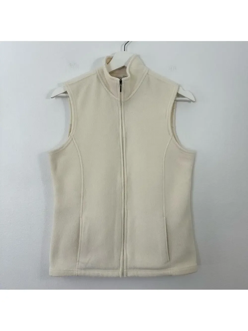 L.L Bean Women’s White Zip Up Vest Size M